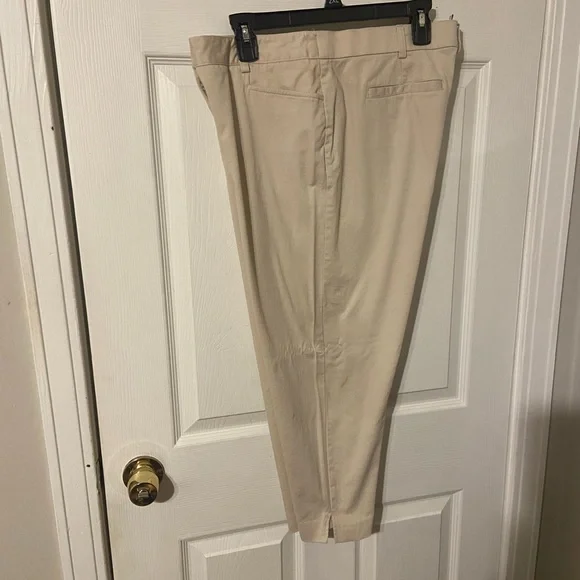 Kim Rogers women’s Beige Chinos - Picture 2 of 7